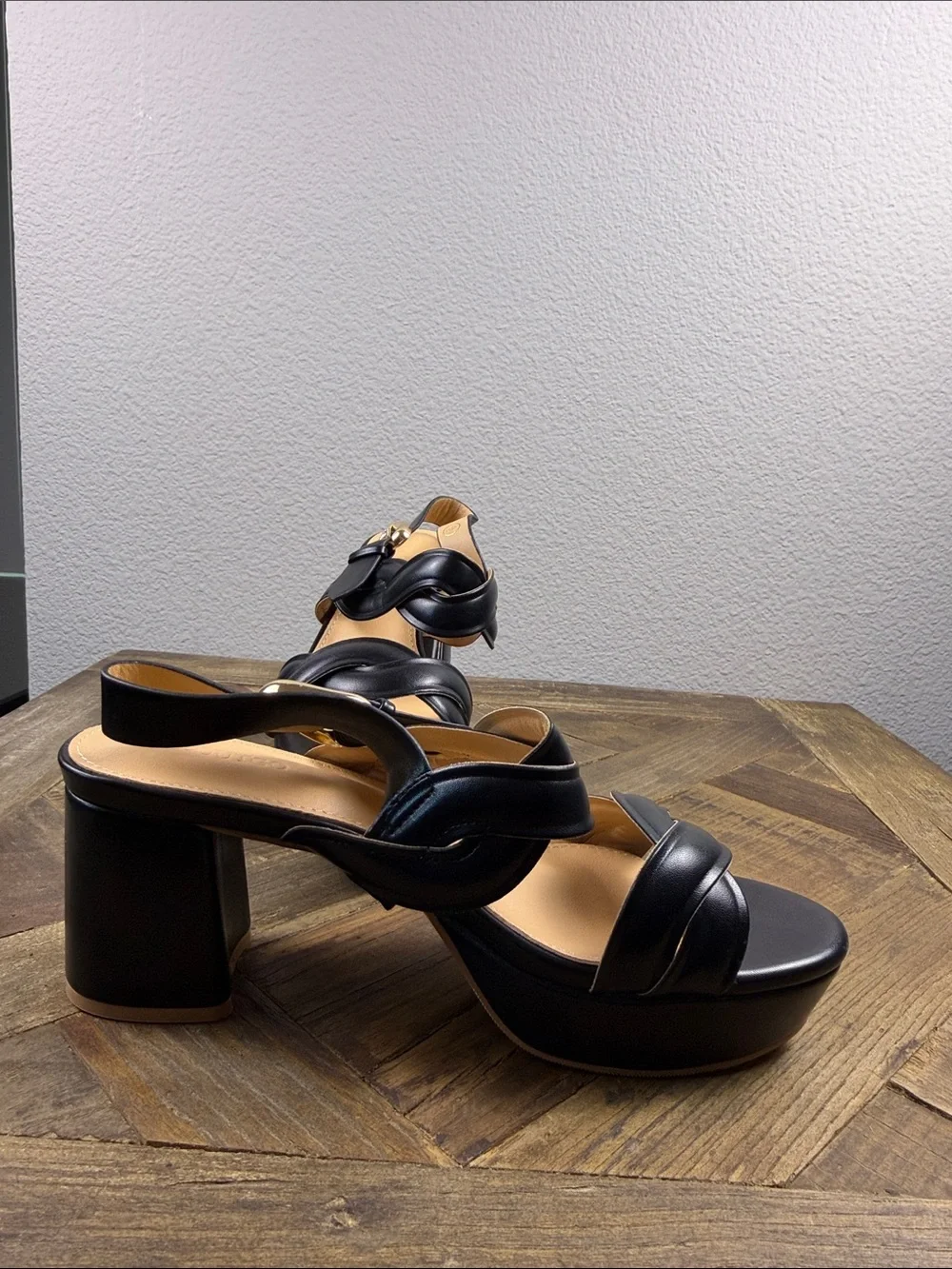 Size 9 Coutgo Black Twisted-Strap Platform Sandals with Chunky Heel
